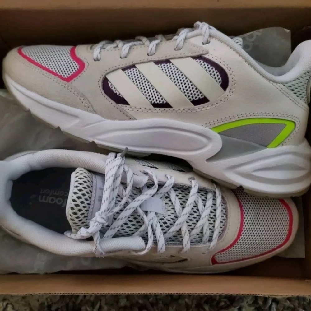 Adidas Running Shoes /Sneakers, Size 6.5